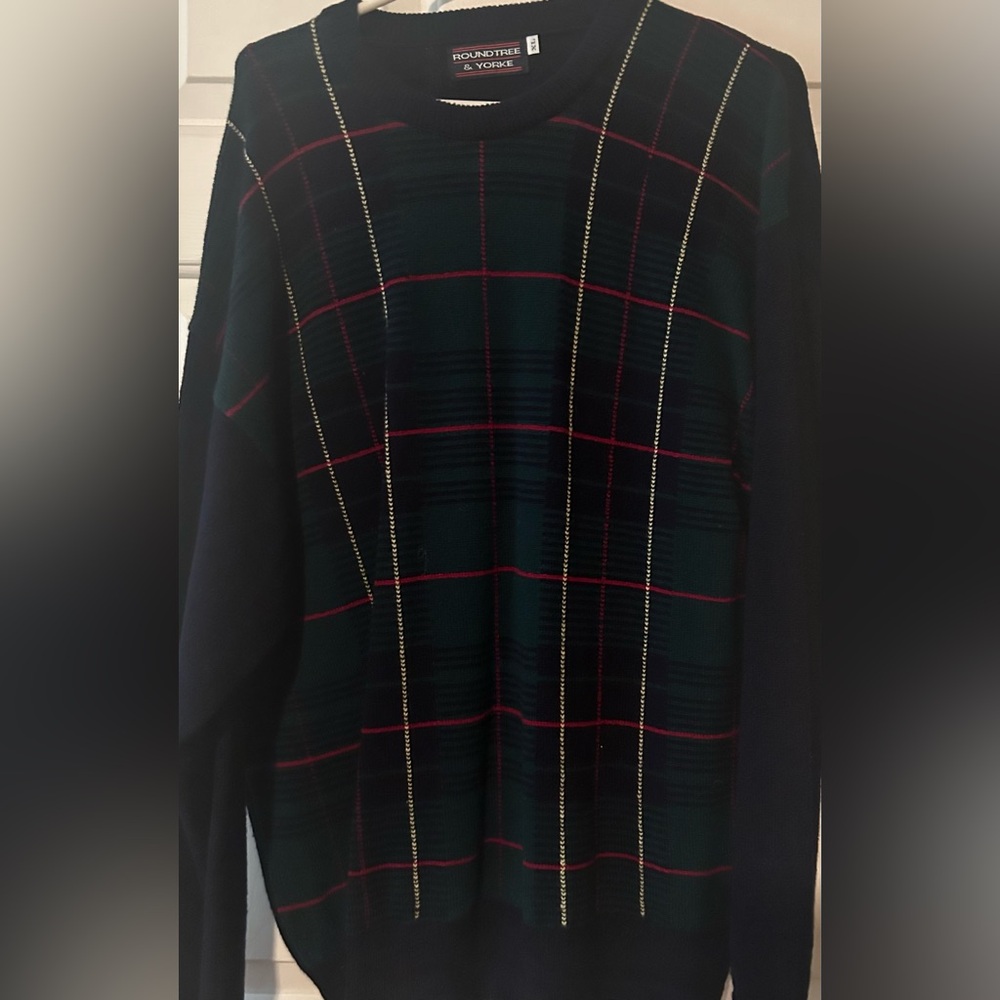 Round tree & Yorke pre owned Men’s XL sweater.